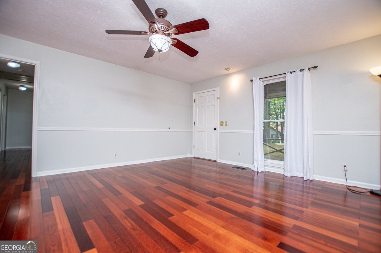 1499 Stonington Ct - Photo 7 of 50