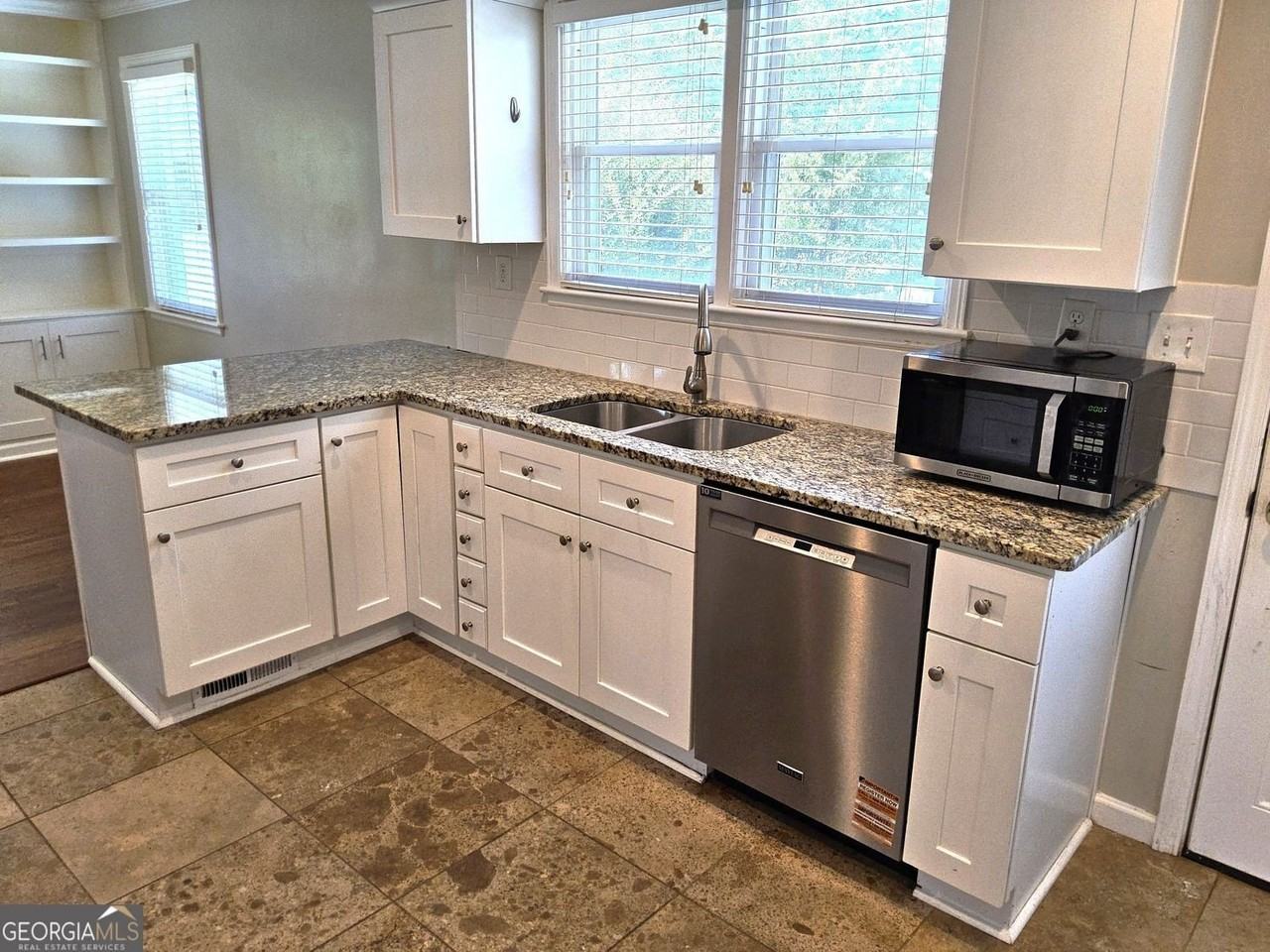 740 Pasley Ave Se - Photo 3 of 19
