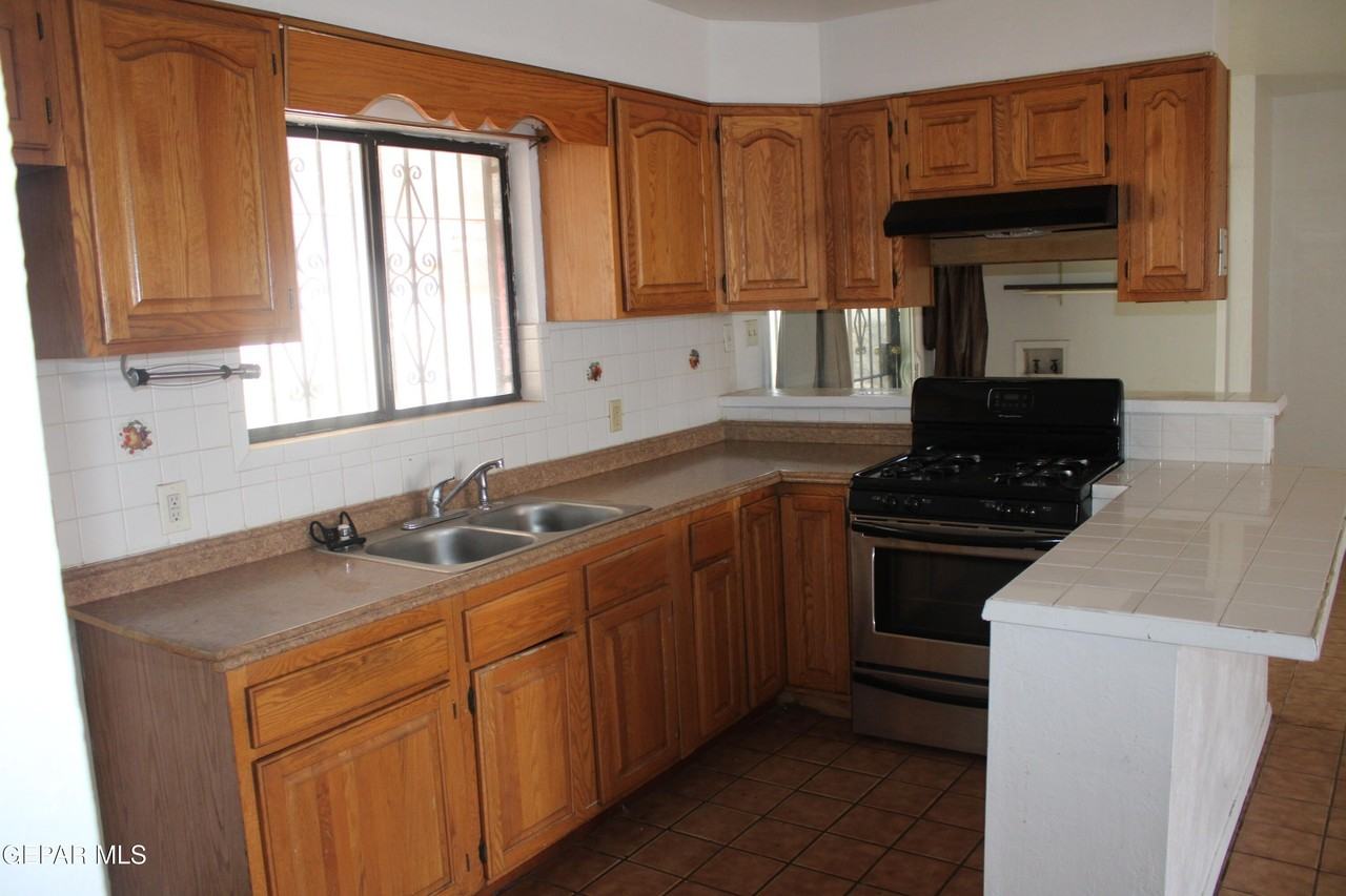3221 Monroe Ave - Photo 6 of 23