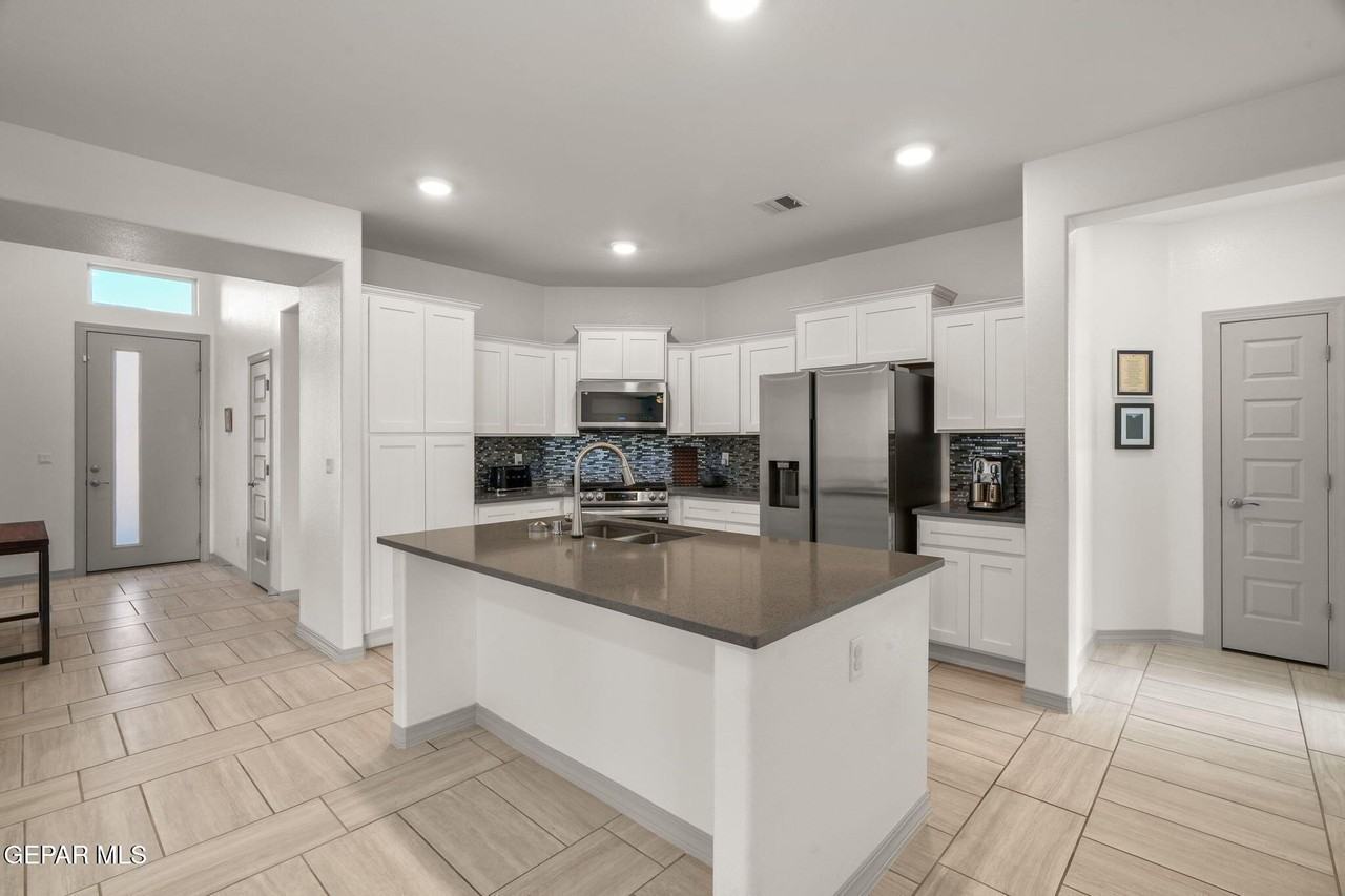 908 Crystal Deer Dr - Photo 5 of 28