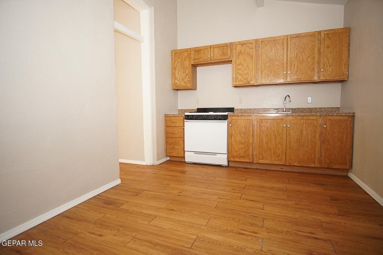 1104 Myrtle Ave #4 - Photo 2 of 6