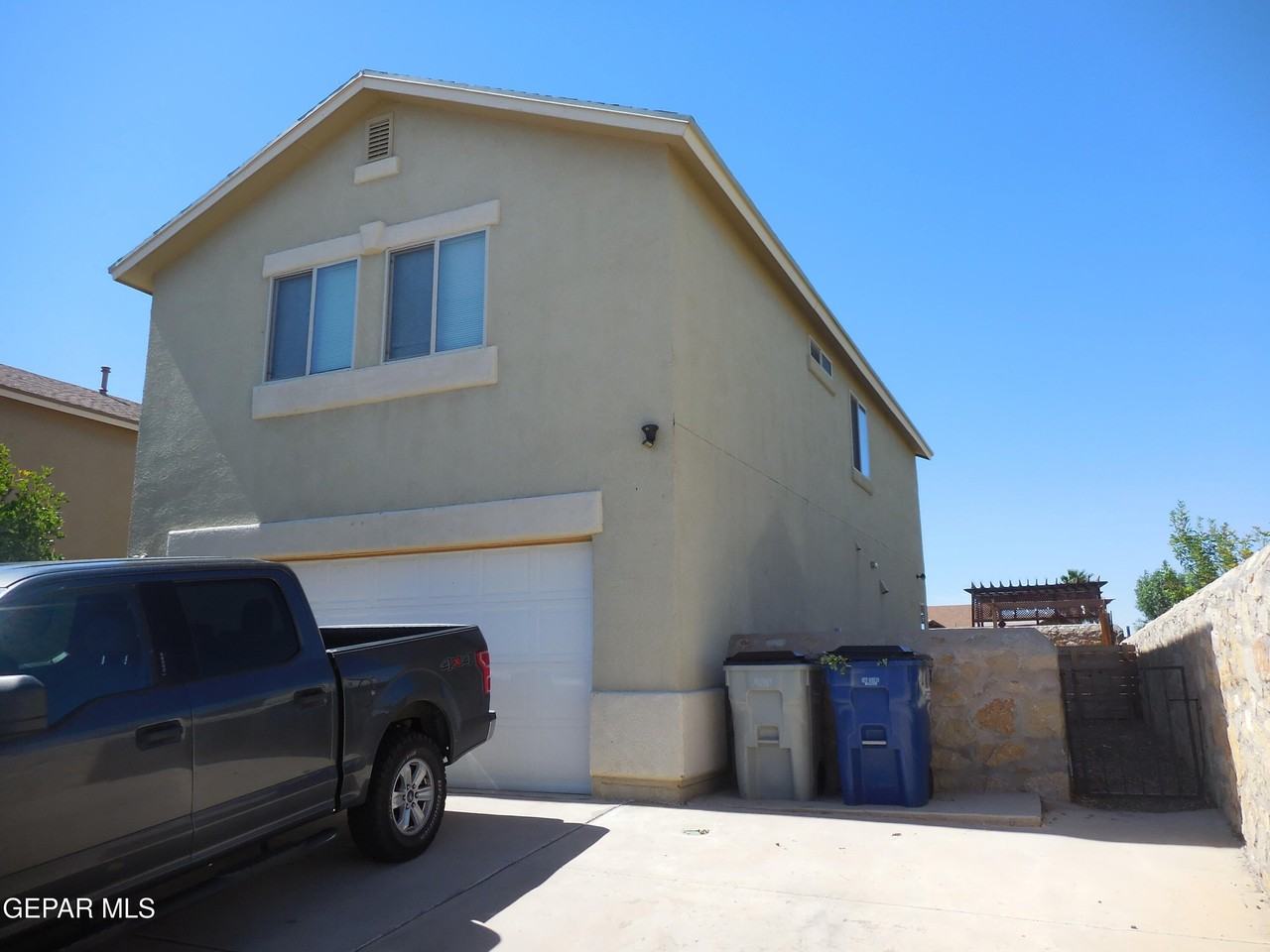 7045 Eagle Nest Ct - Photo 3 of 38