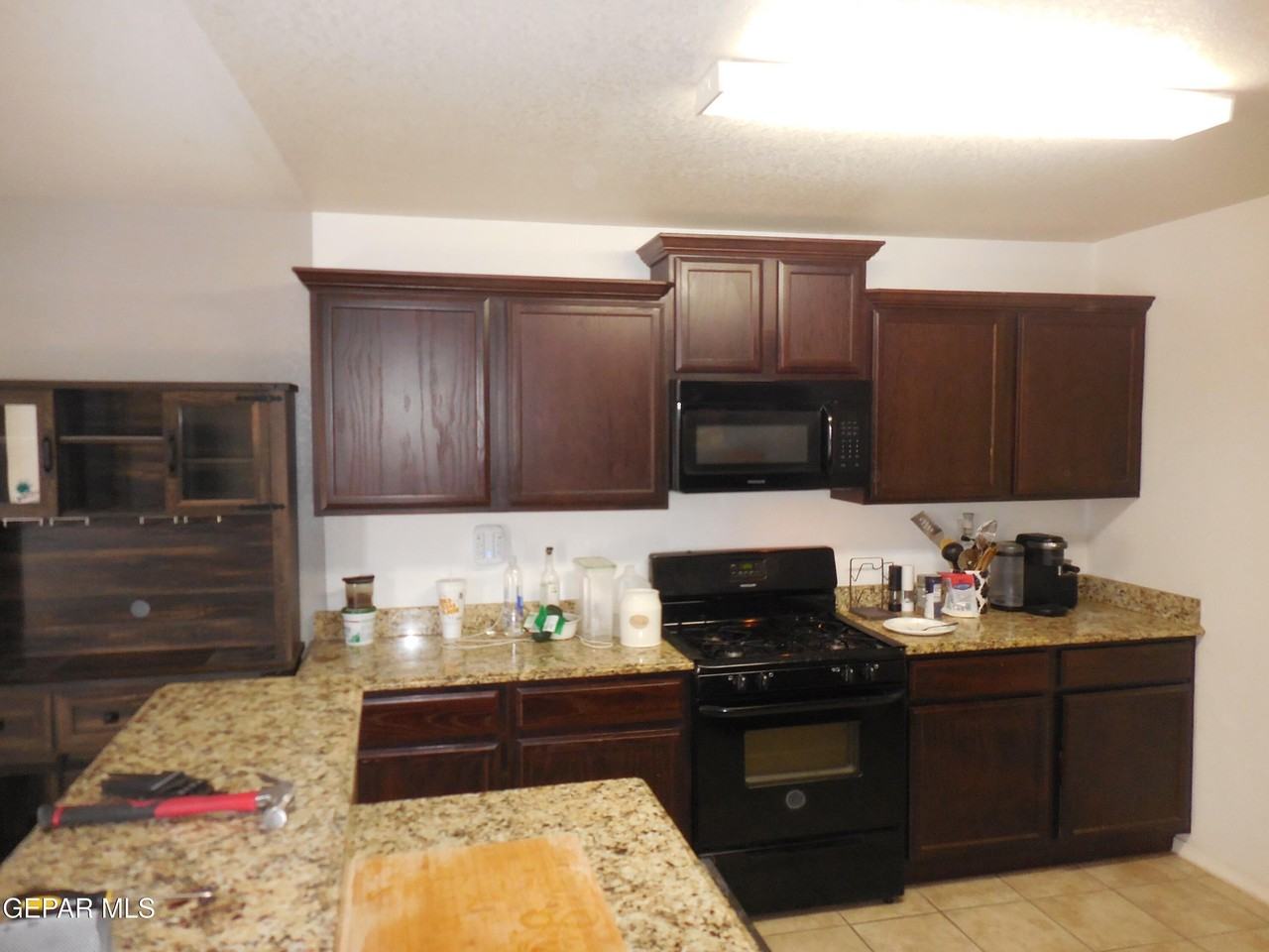 7045 Eagle Nest Ct - Photo 7 of 38
