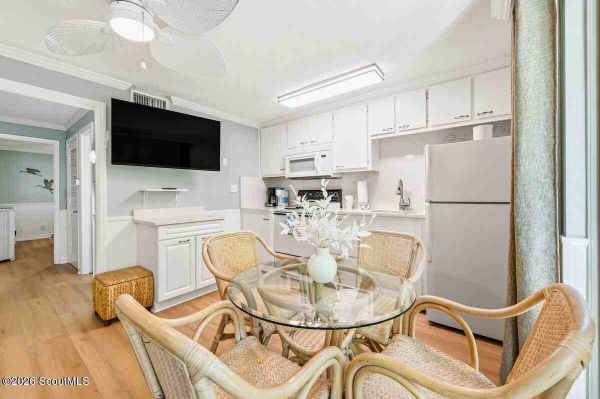 1175 N Beachview Dr #214 - Photo 7 of 27