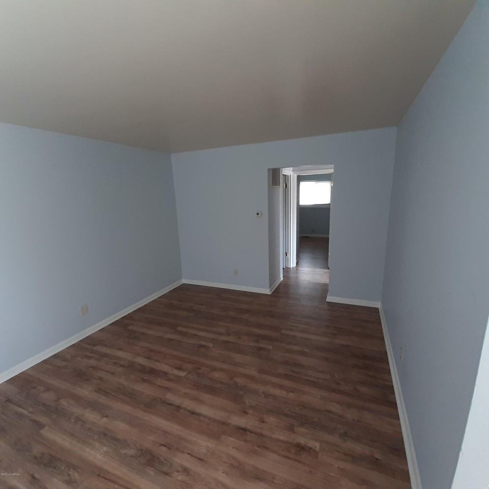400 N Clark Blvd #1 - Photo 6 of 10