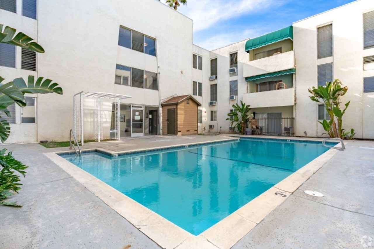 Tarzana Five Apartments - Photo 5 of 10