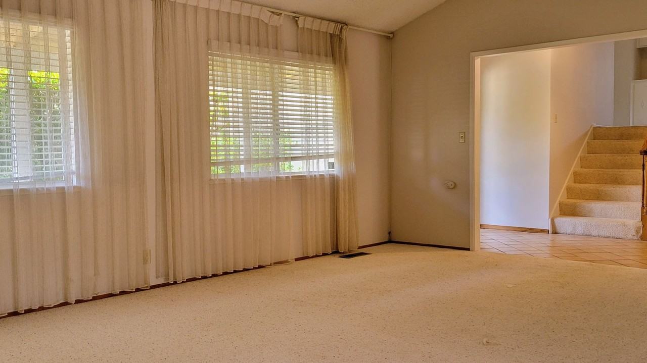 21940 Rucker Dr - Photo 2 of 50