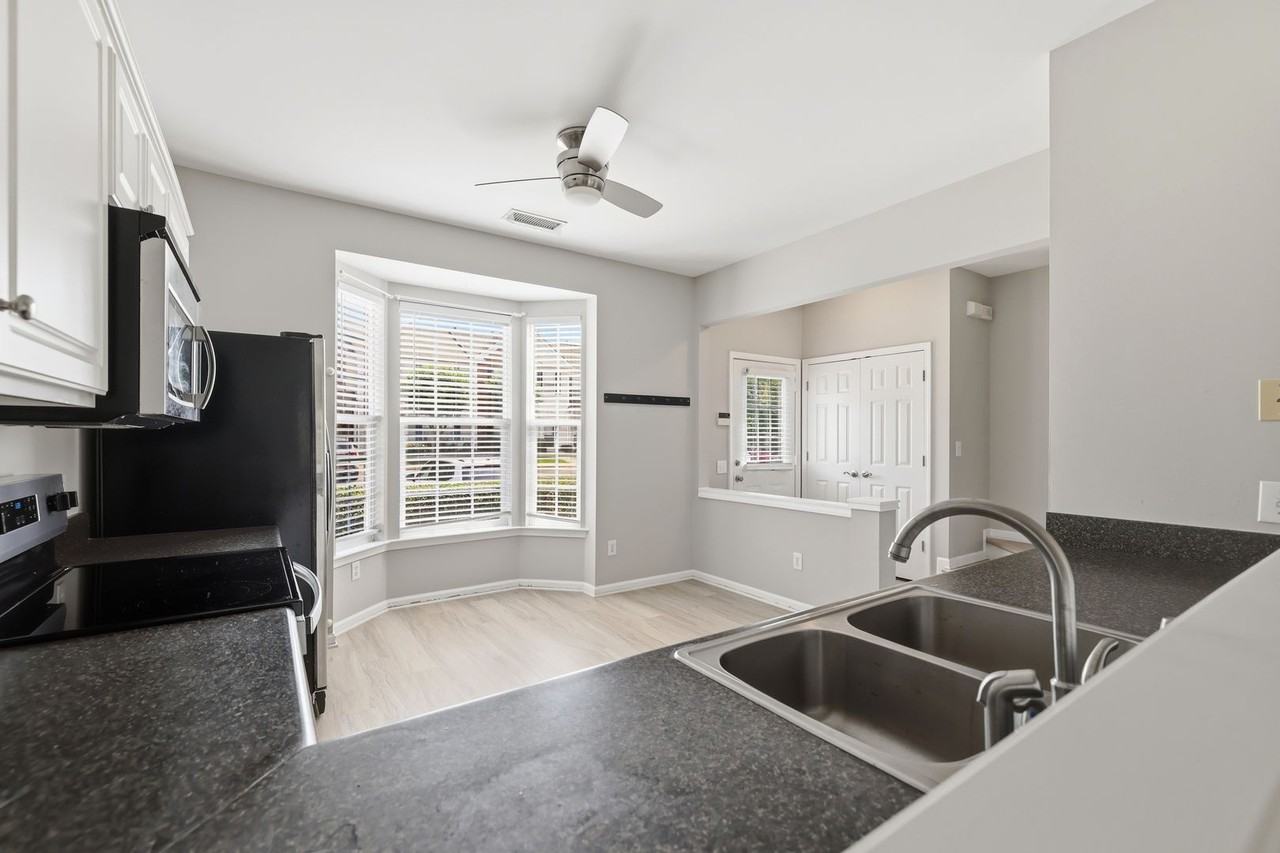 3221 Mannington Dr - Photo 6 of 25