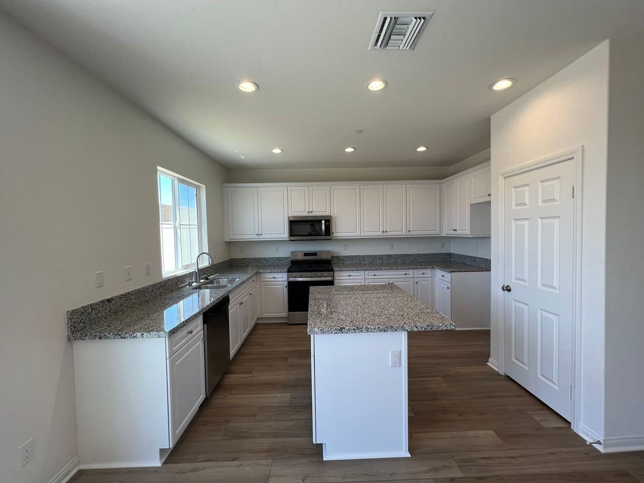 9629 Mondrian Ln - Photo 4 of 24