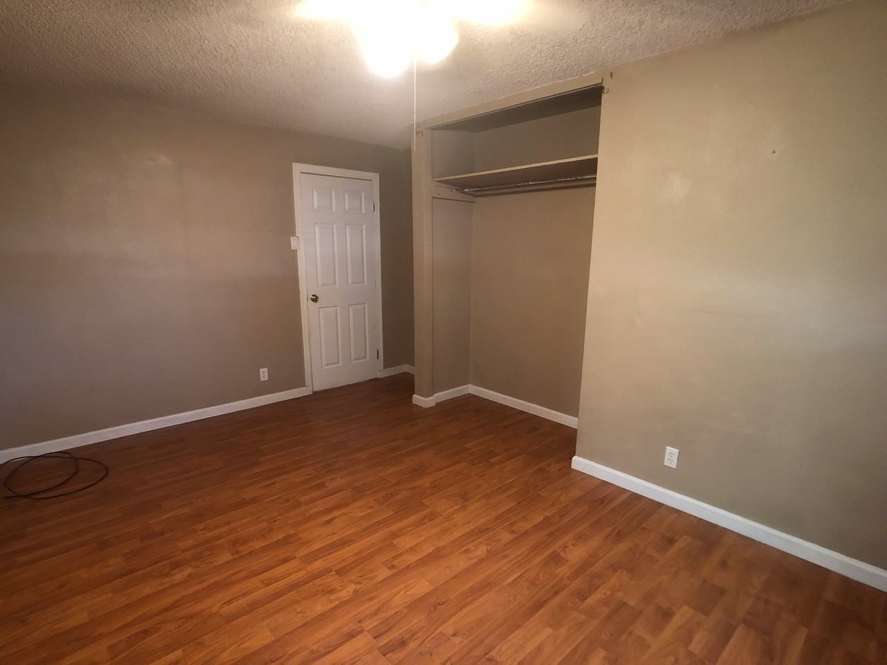 441 Hazelton St - Photo 3 of 14