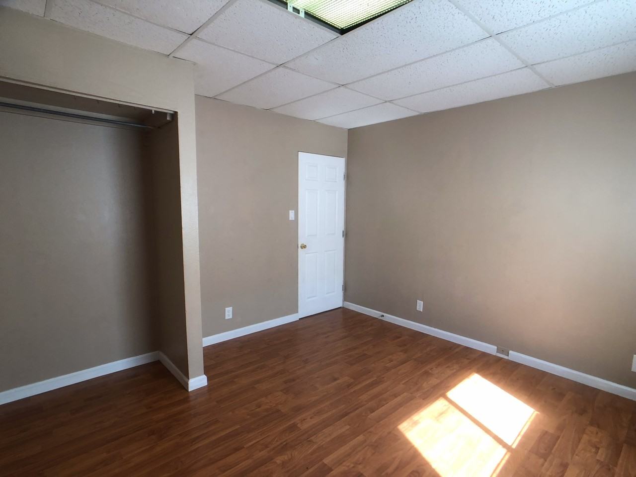 441 Hazelton St - Photo 5 of 14