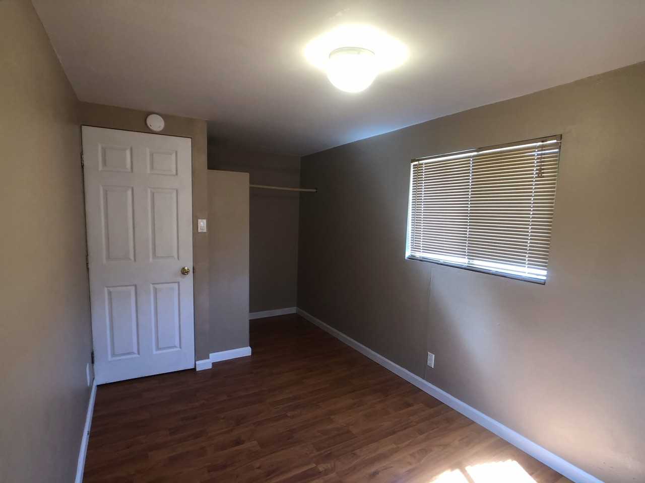 441 Hazelton St - Photo 6 of 14