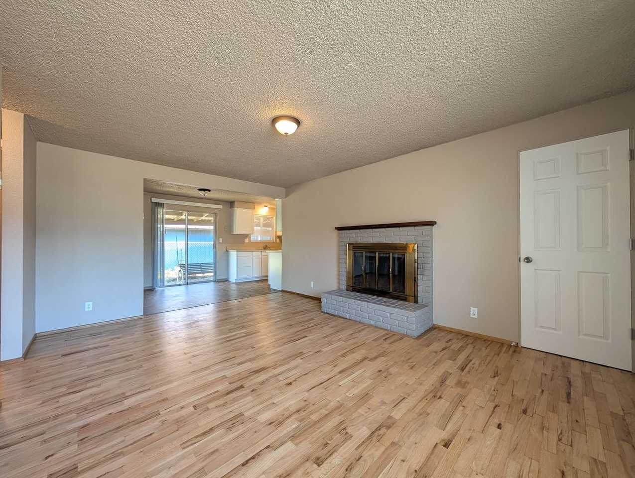 2064 Centennial Blvd - Photo 5 of 22