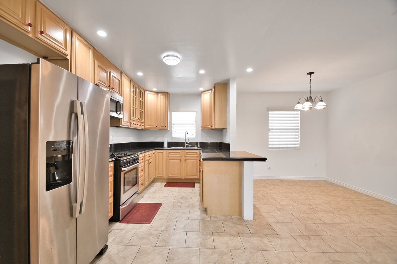 4938 Pearce Ave - Photo 4 of 21