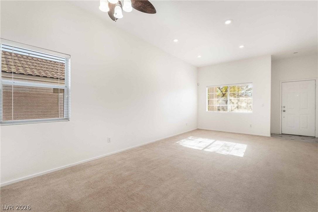 3194 Castle Canyon Ave - Photo 4 of 23