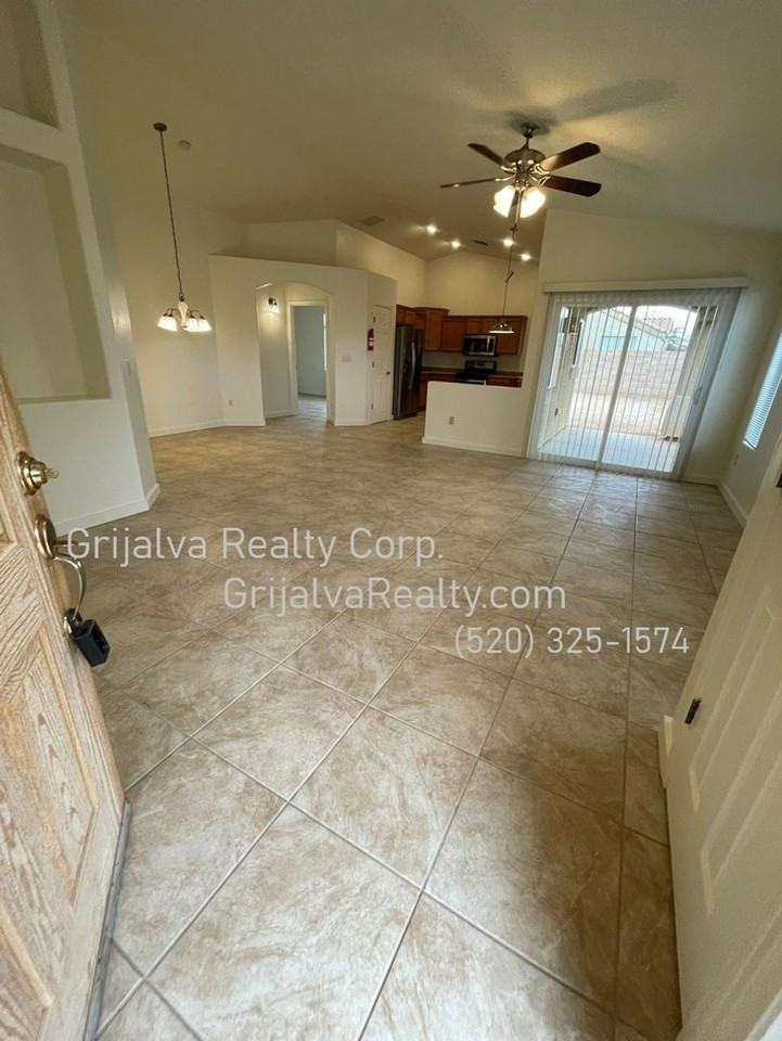 6745 W Brightwater Way - Photo 4 of 18
