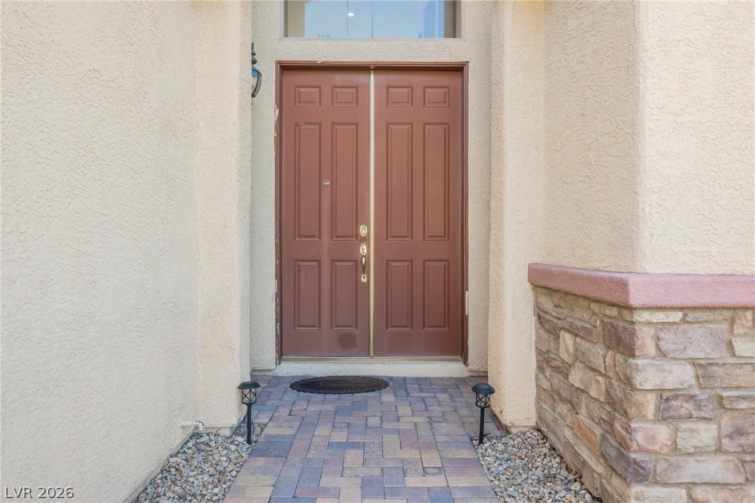 9562 Staff Ln - Photo 3 of 50