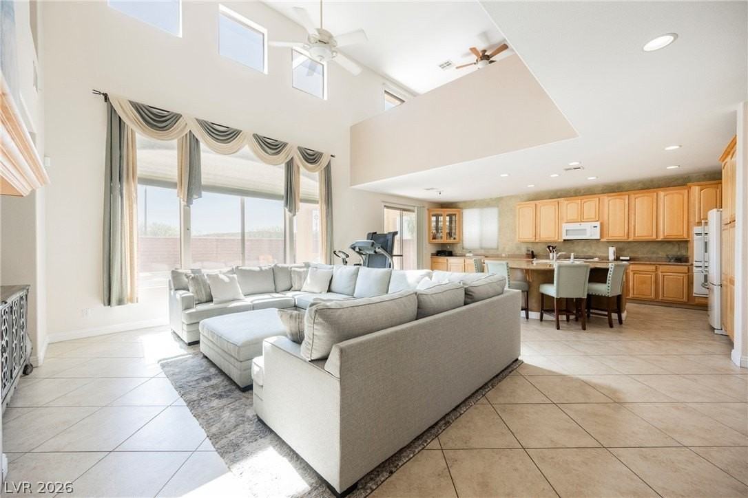 9562 Staff Ln - Photo 5 of 50