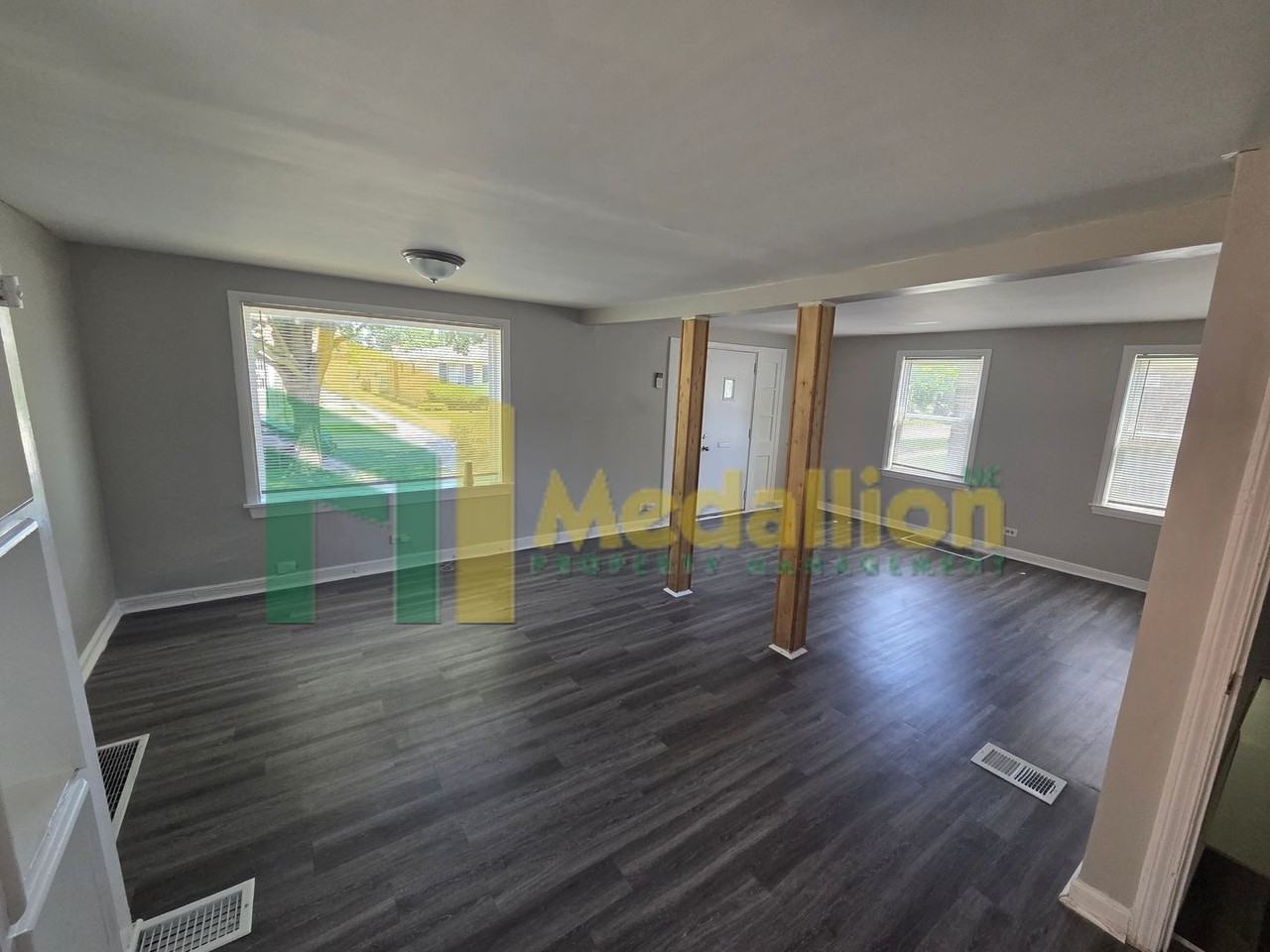8724 S Eggleston Ave - Photo 7 of 22