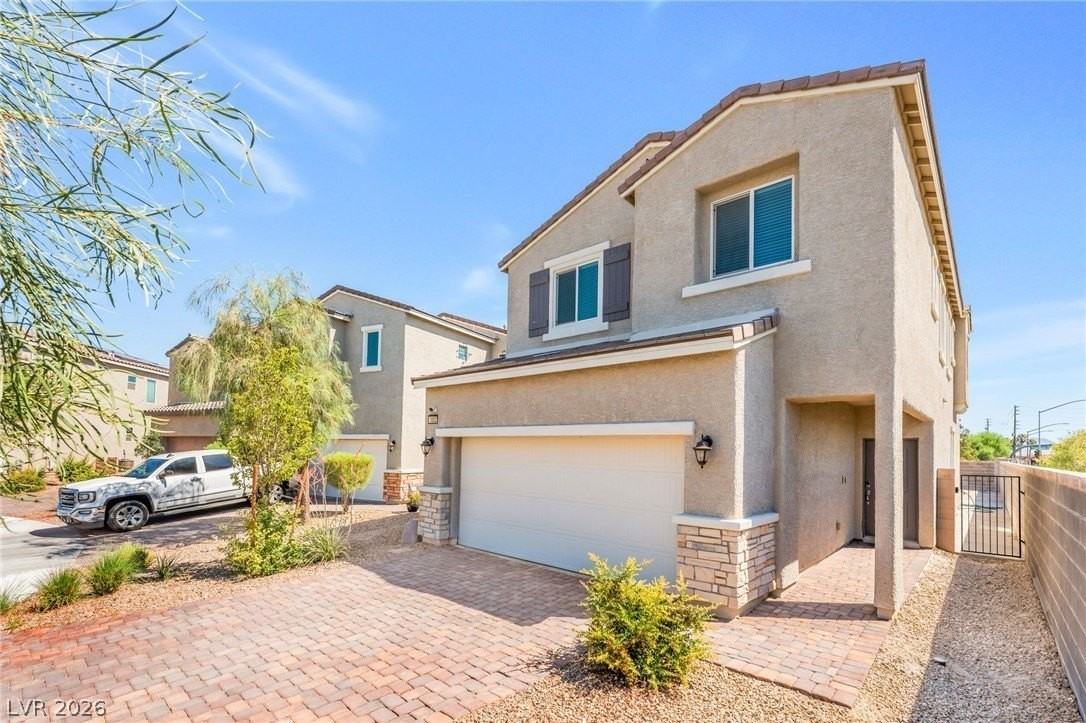 1002 Solemn Cactus Ave - Photo 2 of 23