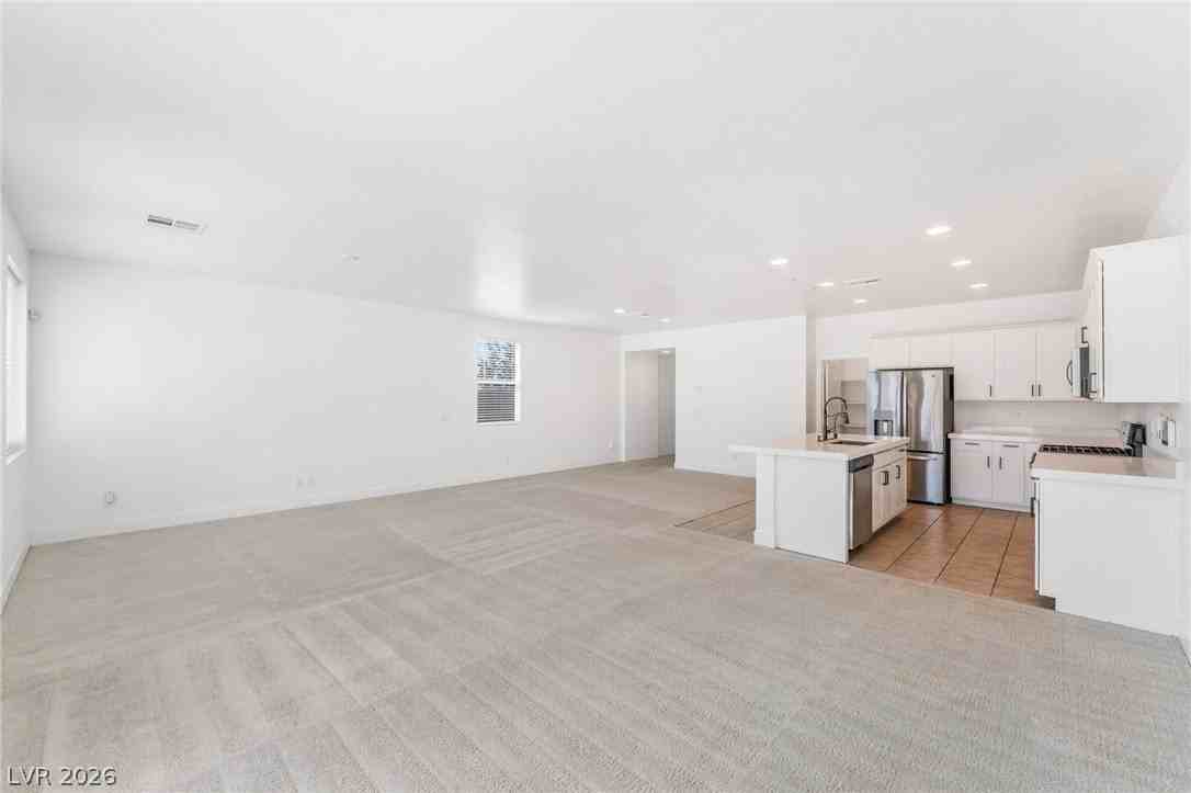 1002 Solemn Cactus Ave - Photo 5 of 23
