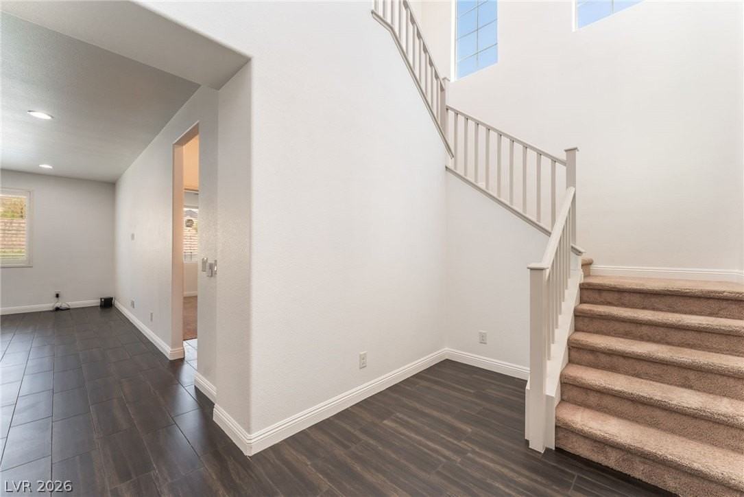 12280 Monument Hill Ave - Photo 4 of 39