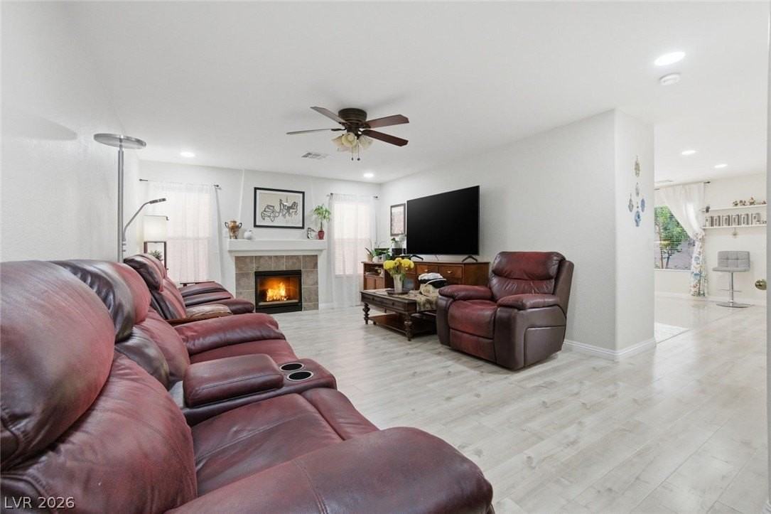 1301 Mount Hamilton Ct - Photo 4 of 20