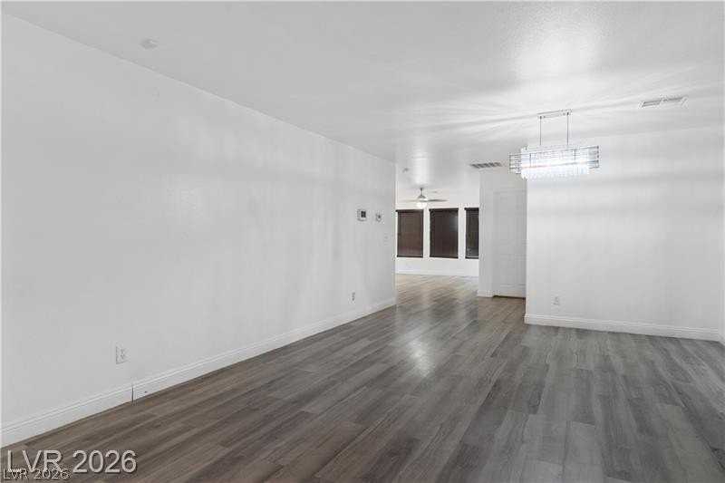 6109 Brenneman St - Photo 3 of 45