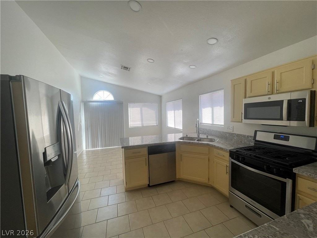 7117 Old Village Ave - Photo 7 of 15