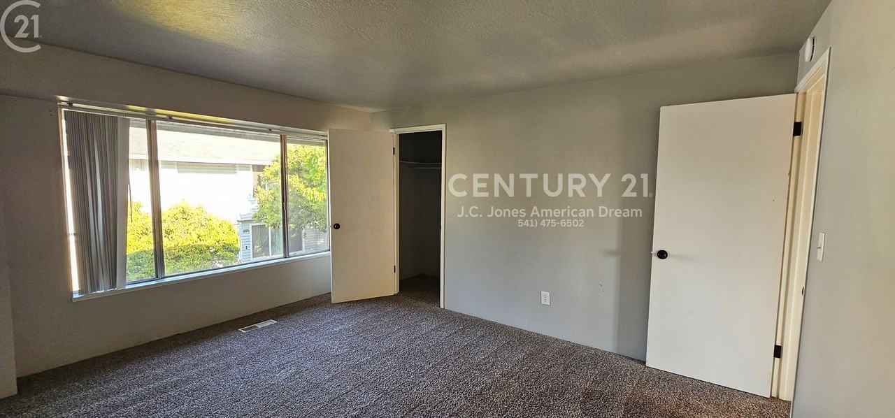 2000 Brookhurst St #20 - Photo 7 of 10