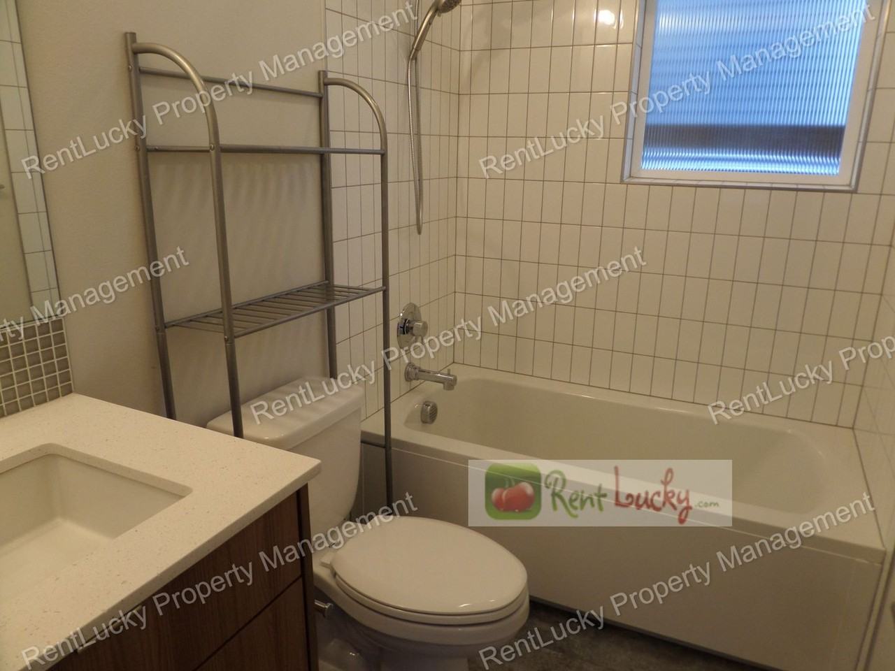 4304 Evanston Ave N - Photo 5 of 33