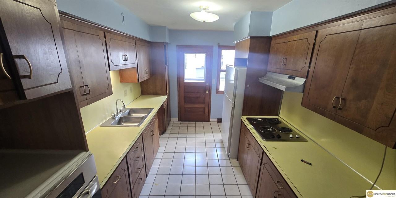 3431 S 14th St - Photo 5 of 15