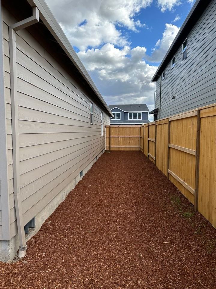 2758 Fenya St - Photo 3 of 40