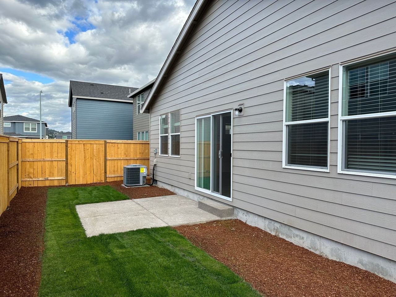 2758 Fenya St - Photo 4 of 40