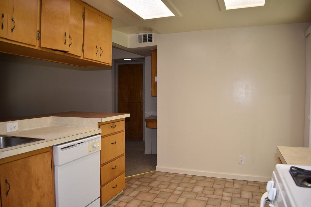 3794 Circle Dr - Photo 5 of 14