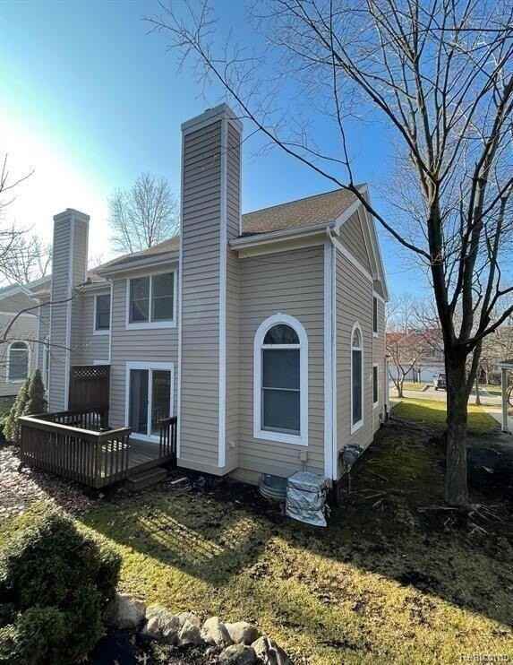2445 Mulberry Ct - Photo 2 of 25