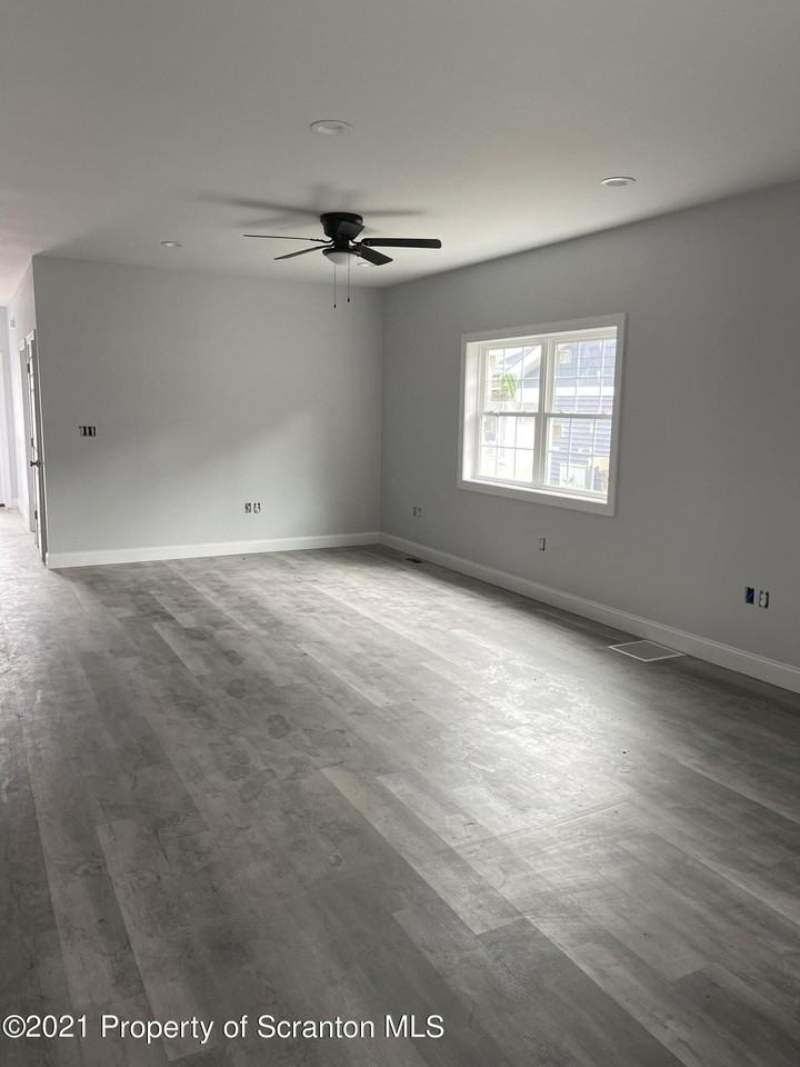 418 Felts St - Photo 2 of 9