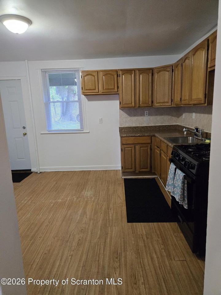 710 712 Prescott Avenue - Photo 4 of 14