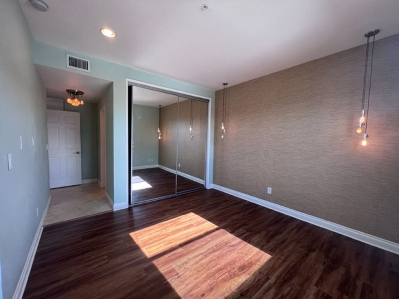 555 Maine Ave #223 - Photo 4 of 13
