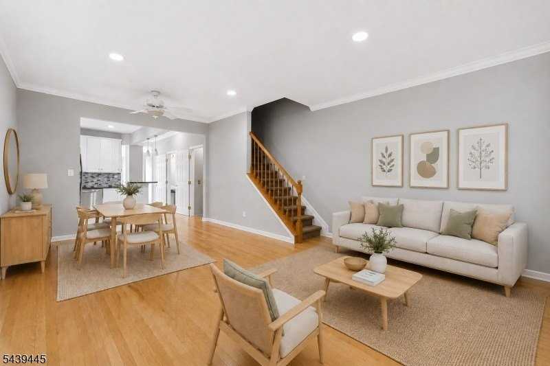 334 Wilshire Dr - Photo 3 of 18