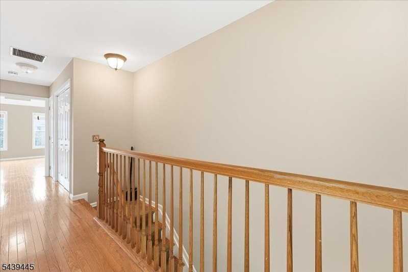 334 Wilshire Dr - Photo 4 of 18