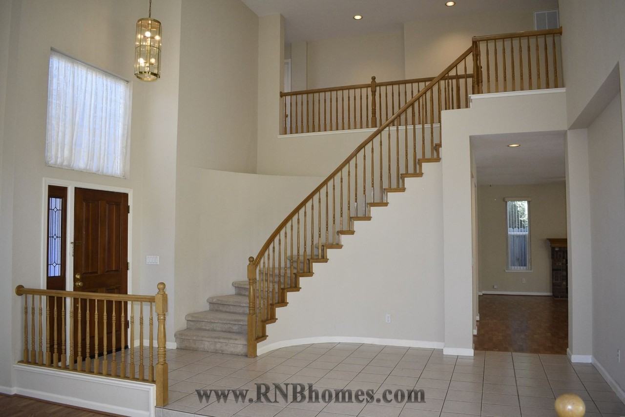 2400 Carr Ct - Photo 4 of 30