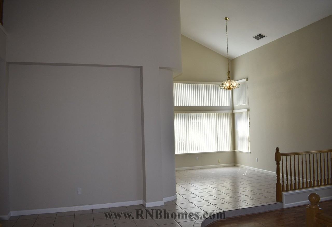2400 Carr Ct - Photo 5 of 30