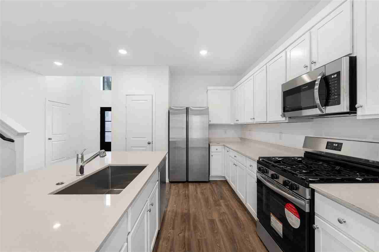 5307 Sleepy Fox Ln - Photo 3 of 19