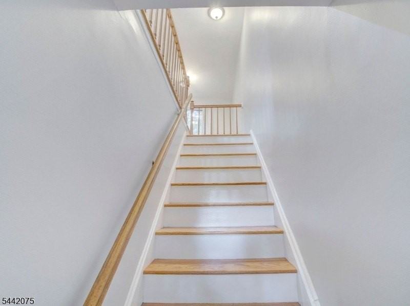 28 Wedgewood Dr #42 - Photo 3 of 24