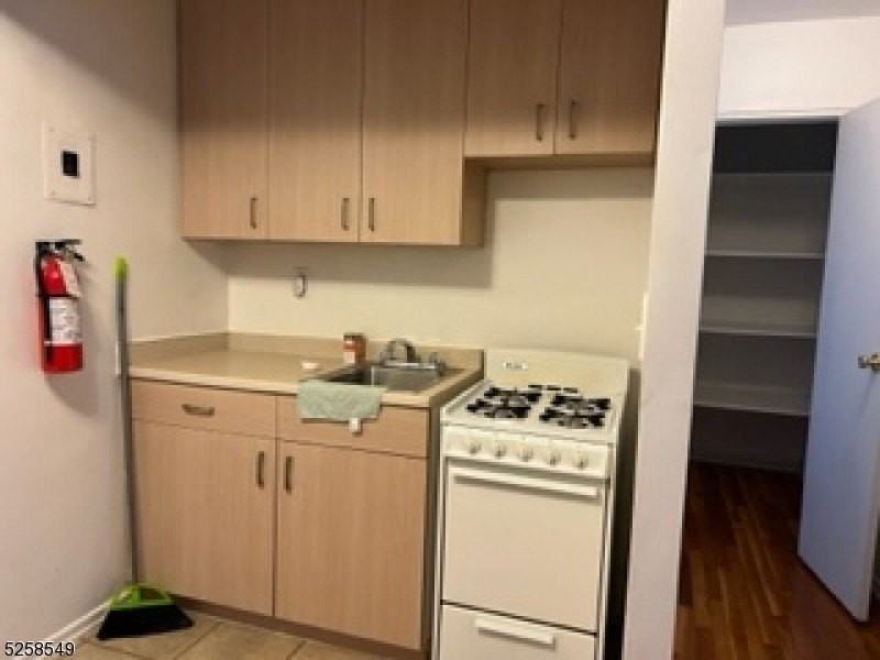 123 Milligan Pl #A - Photo 3 of 5