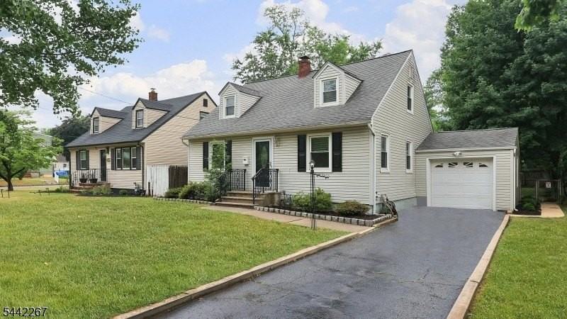 1751 Mountain Ave - Photo 3 of 23