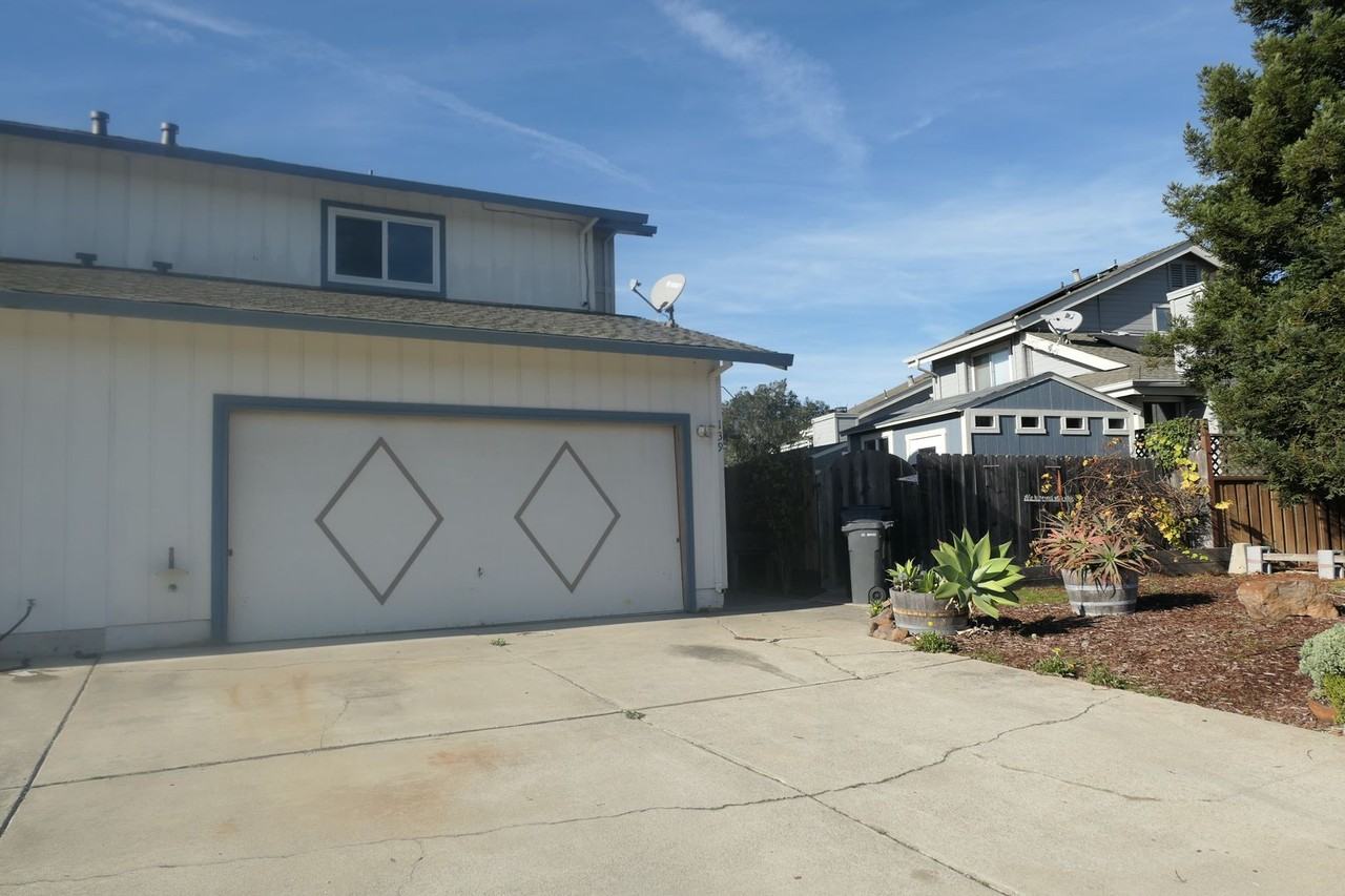 139 Montebello Dr - Photo 2 of 5