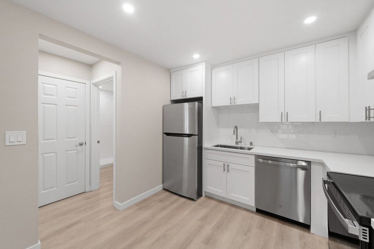 180 Brisco Rd - Photo 2 of 15