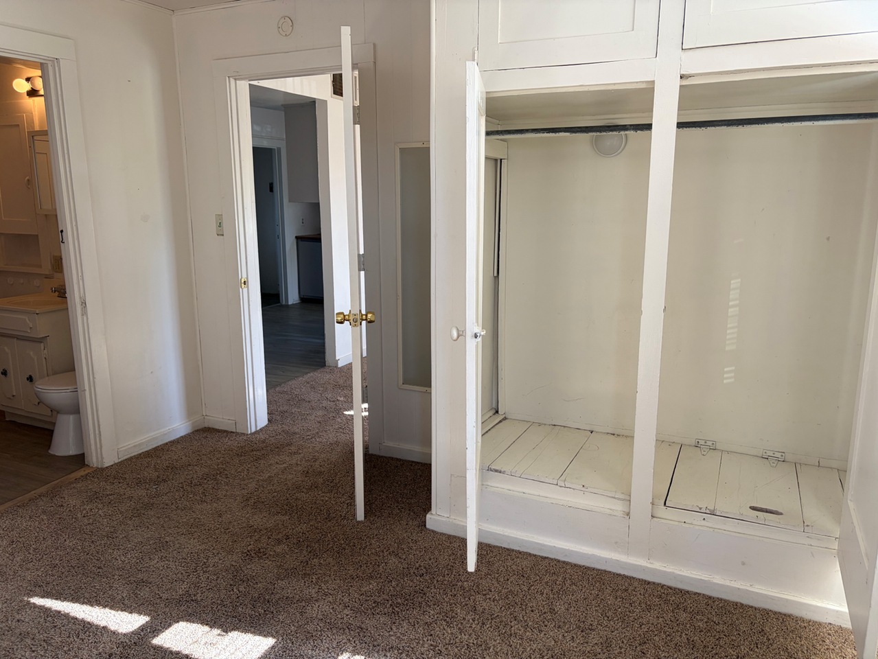 907 Valley View Ave - Photo 5 of 13